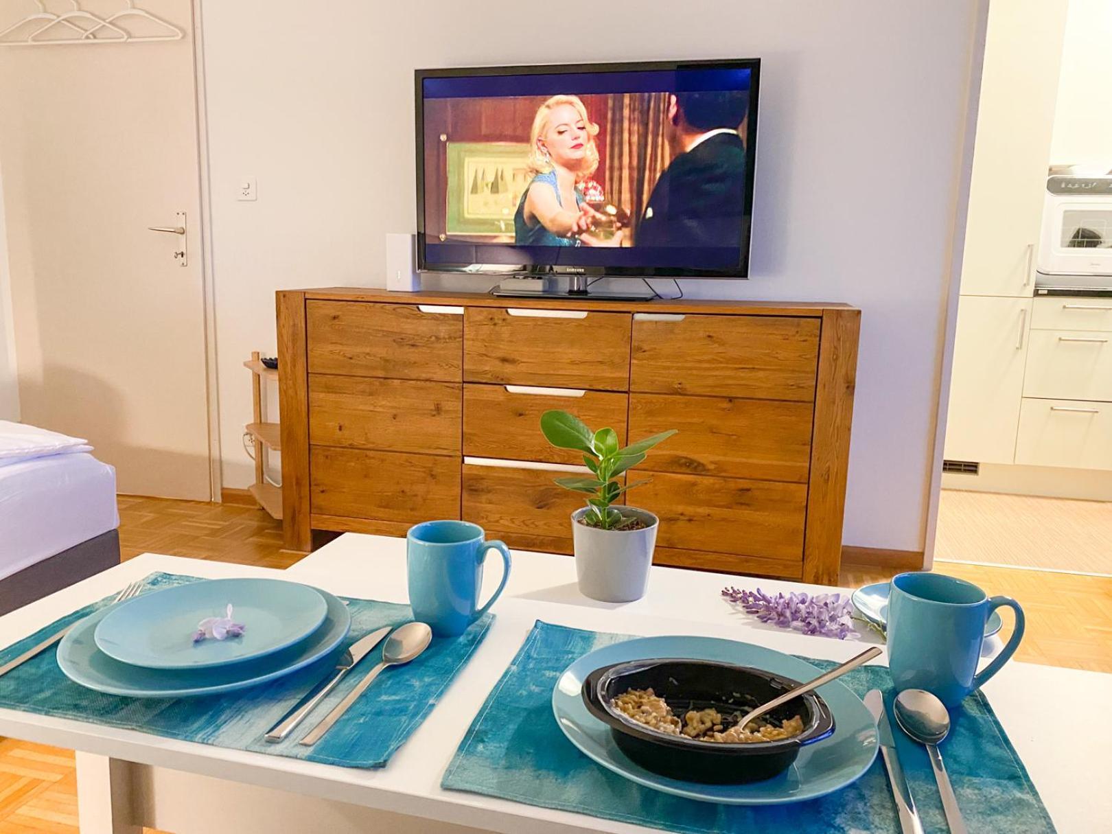 Special Blue Tiger Apartment Basel, Messe Kleinbasel 10-Star Bagian luar foto